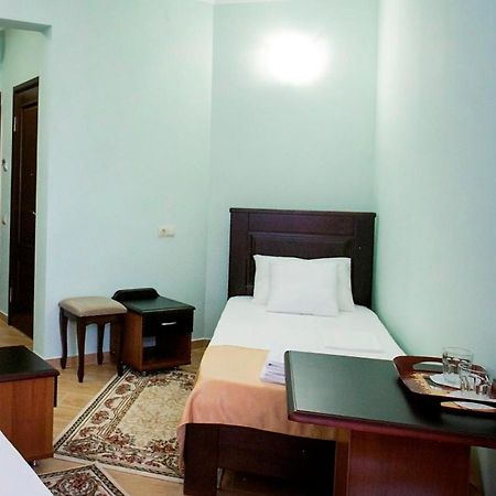 Hotel Acra Sukhumi Exterior photo