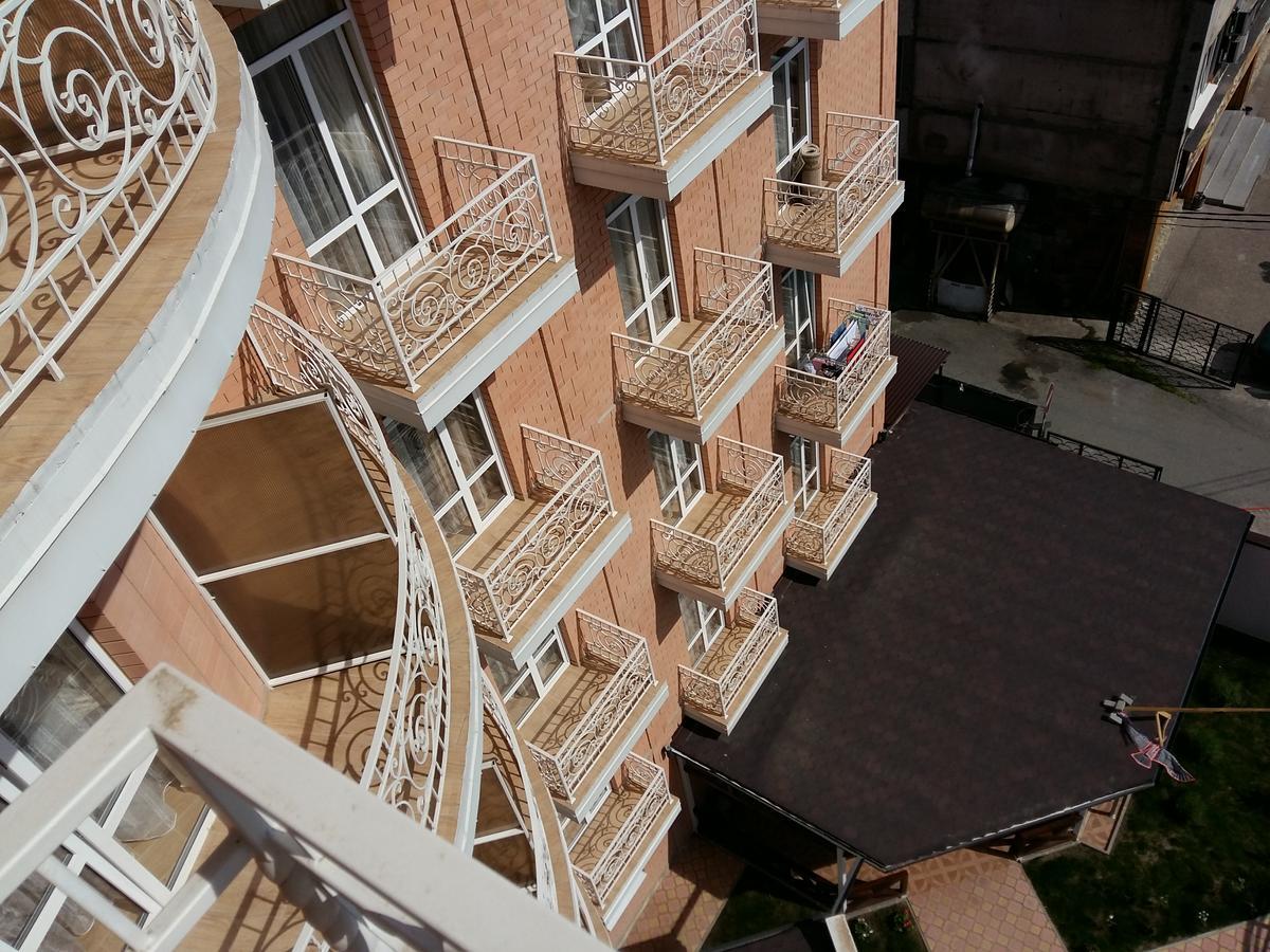 Hotel Acra Sukhumi Exterior photo