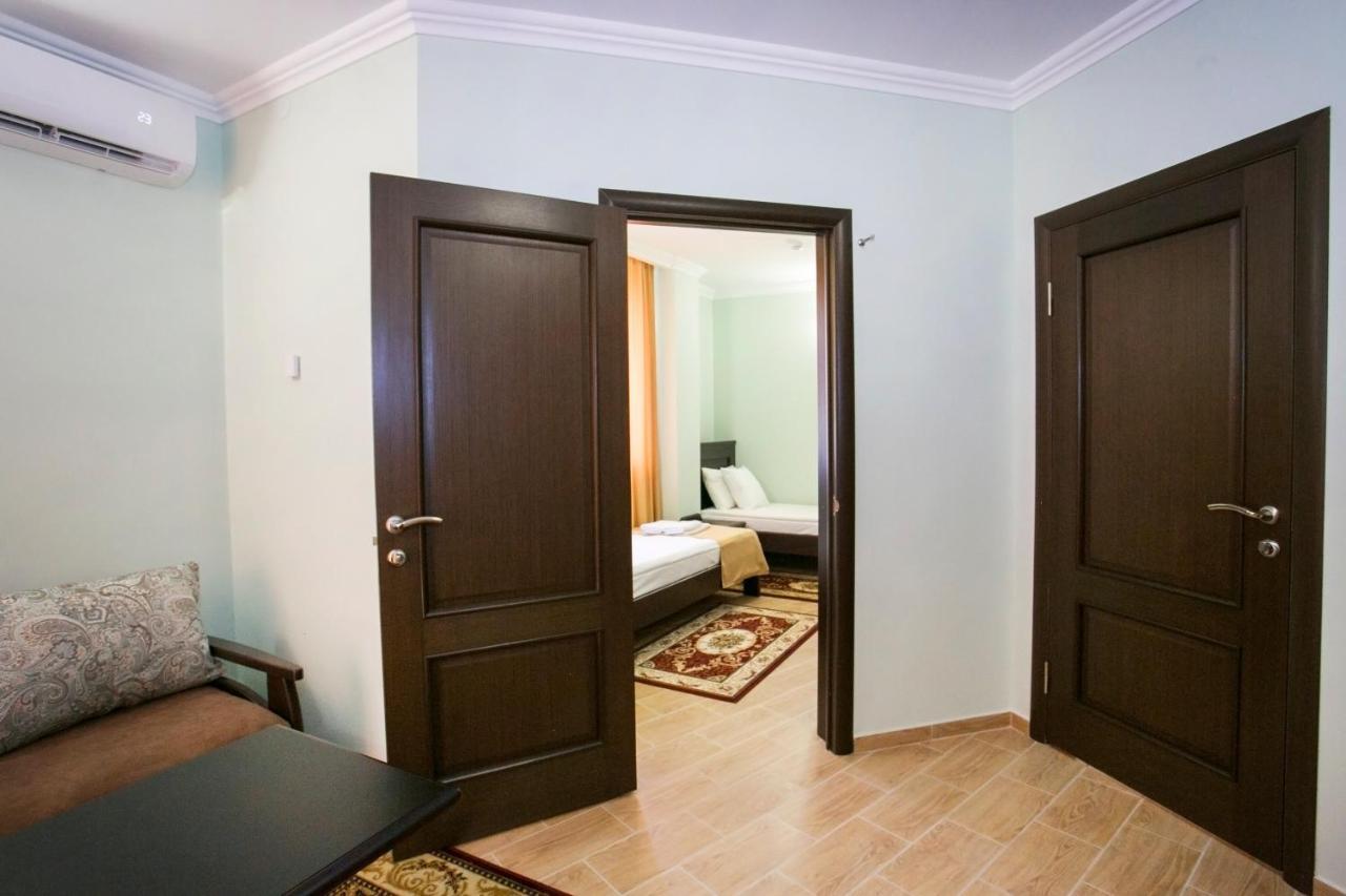 Hotel Acra Sukhumi Exterior photo