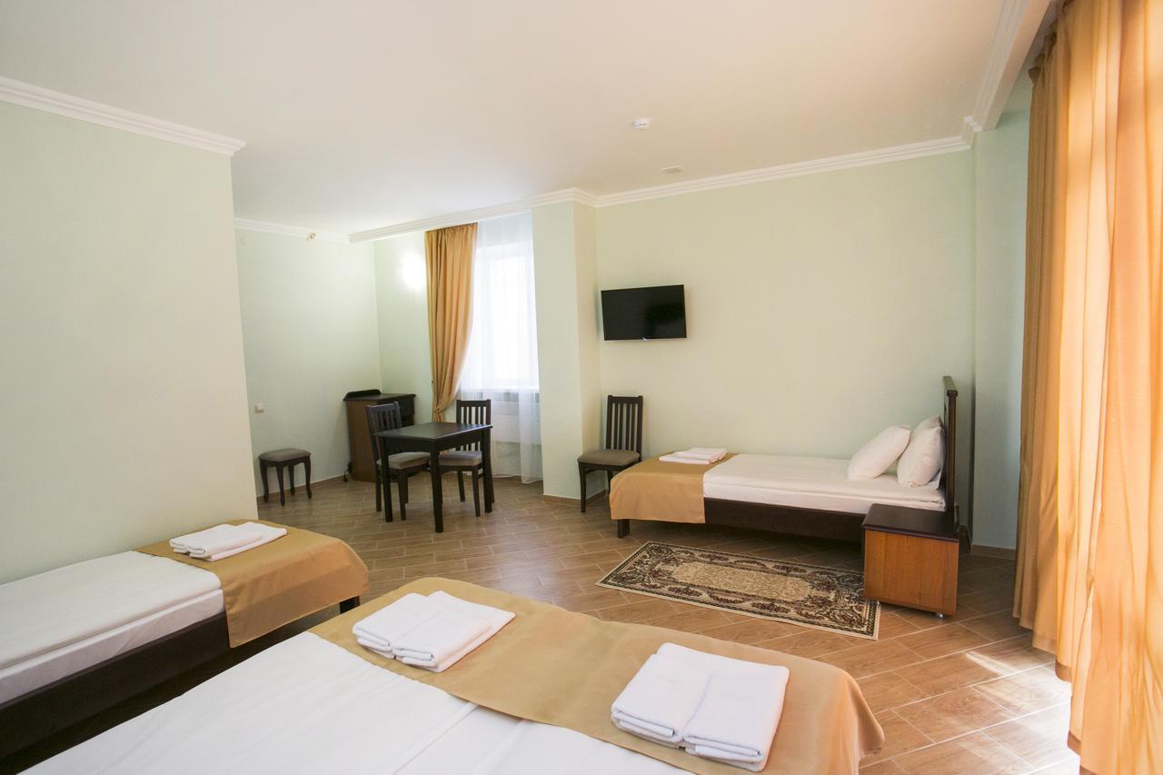 Hotel Acra Sukhumi Exterior photo