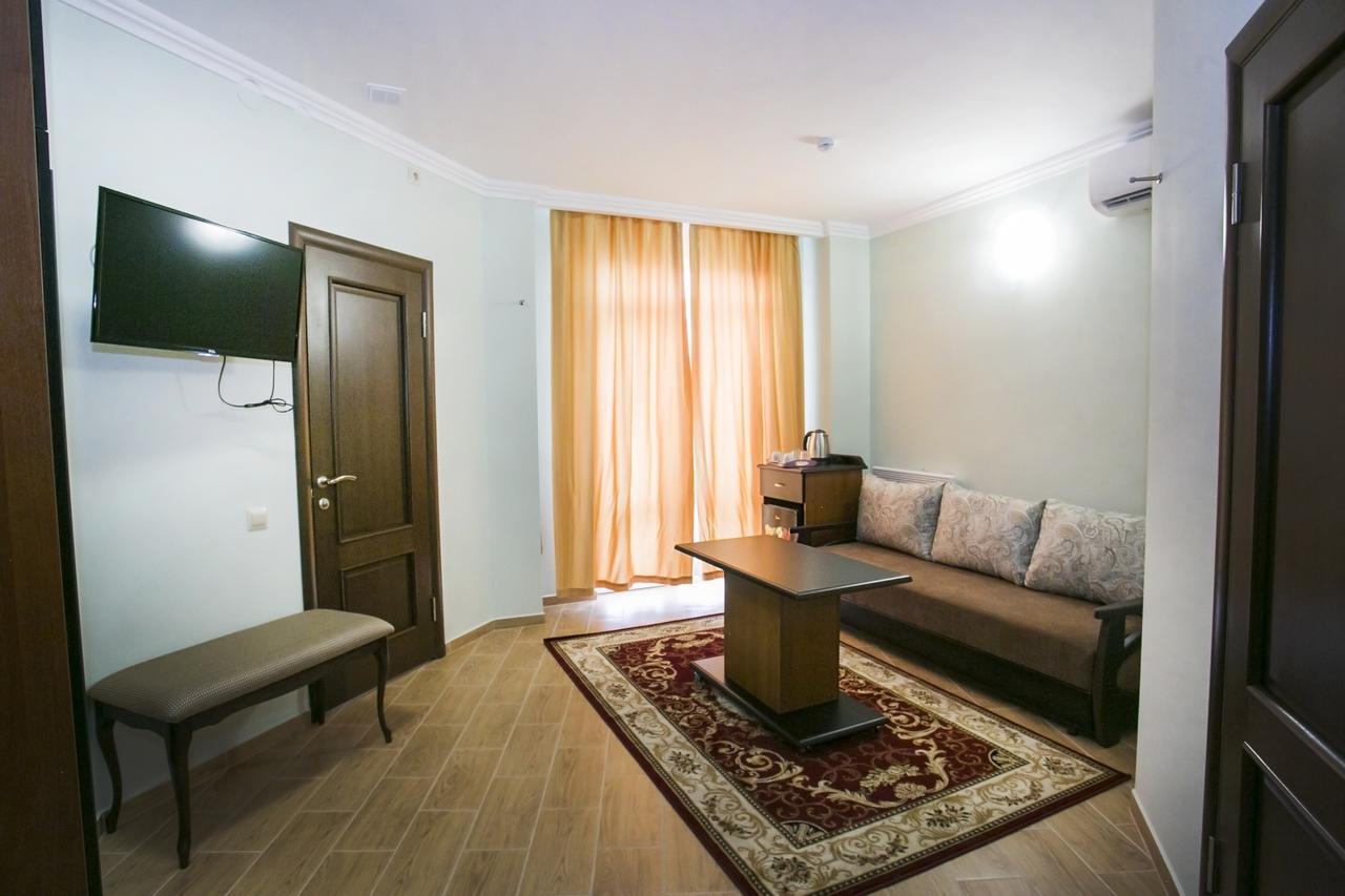 Hotel Acra Sukhumi Exterior photo