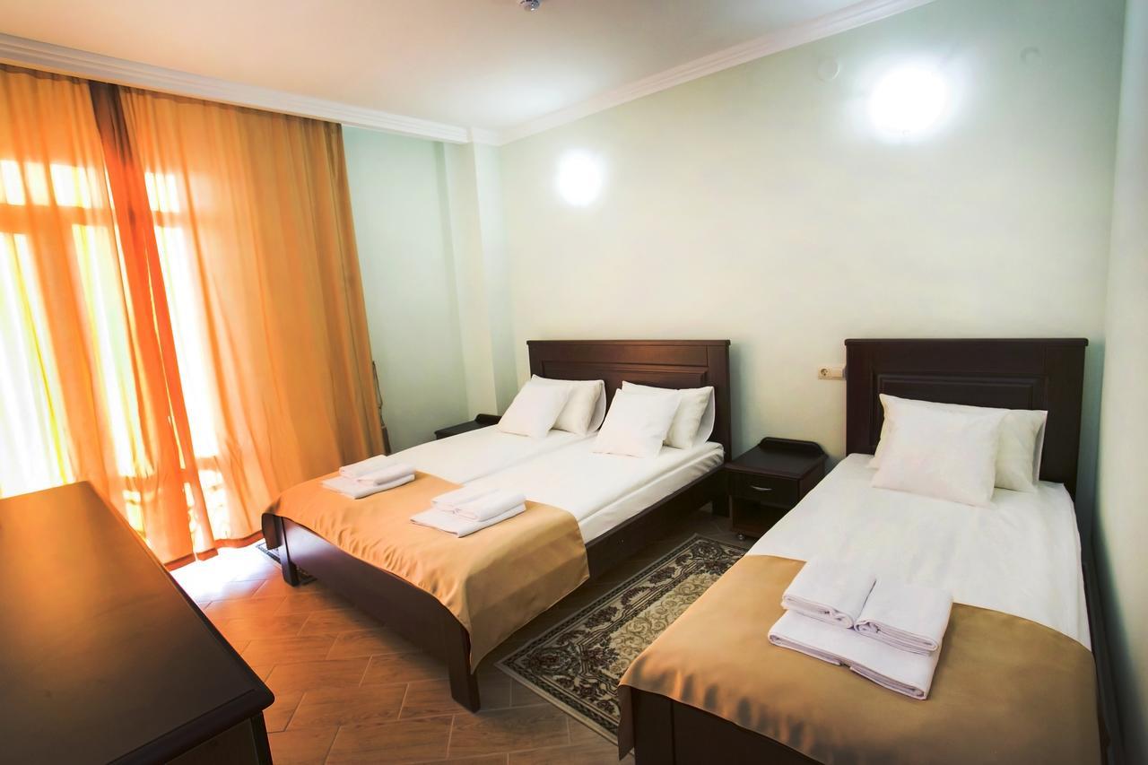 Hotel Acra Sukhumi Exterior photo