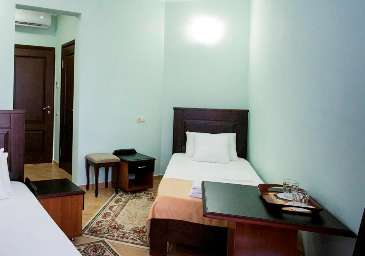 Hotel Acra Sukhumi Exterior photo
